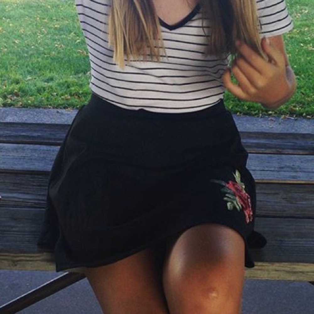 Joe B Kohls Black Rose skater skirt